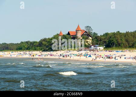 Pologne, station balnéaire Baltique Leba, plage, Hotel Neptun Banque D'Images