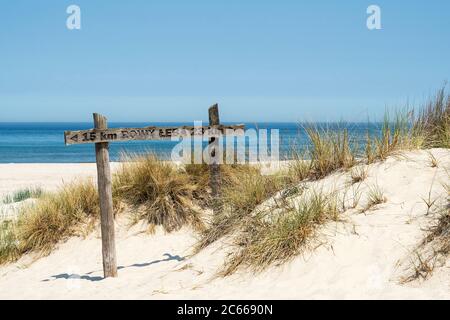 Pologne, parc national slovène, dune mobile Czolpino, panneau, sentier de randonnée Banque D'Images