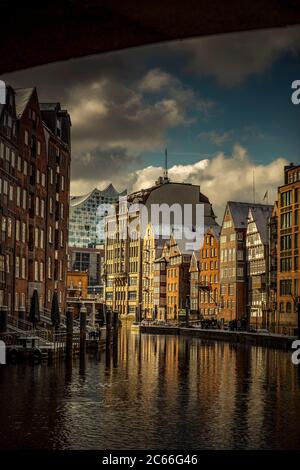 Allemagne, Hambourg, Nikolaifleet, Deichstrasse, port, HafenCity, salle de concert Elbphilharmonie Banque D'Images