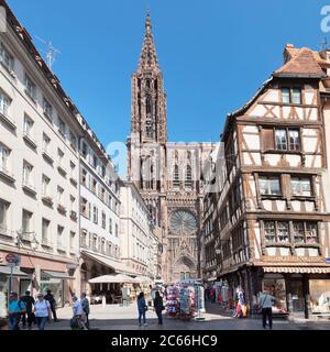 Cathédrale notre-Dame de Strasbourg, site classé au patrimoine mondial de l'UNESCO, Strasbourg, Alsace, région du Grand-est, France Banque D'Images