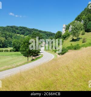 Spitzer Stein Monument naturel, Bichishausen, partie de Münsingen, Vallée du Lauter, Jura souabe, Bade-Wurtemberg, Allemagne Banque D'Images