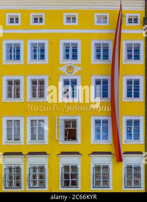 Lieu de naissance de Mozart à Getreidegasse, ville de Salzbourg, Autriche, Europe Banque D'Images