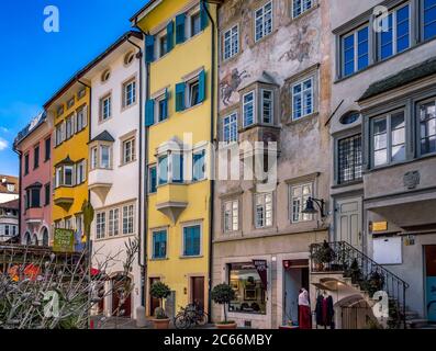 Façades colorées de la vieille ville de Bolzano, le Tyrol du Sud, Trentin, Italie, Europe Banque D'Images