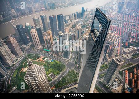 Chine, Shanghai, district de Pudong, région de Lujiazui, Centre financier mondial Banque D'Images