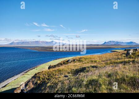 route de gravier à travers des paysages dans les islandais westfjords Banque D'Images