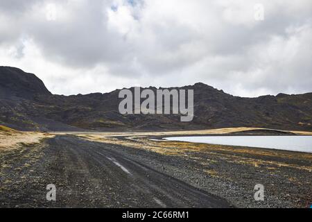 Islande, route traversant Kr suvík sur la péninsule de Reykjanes Banque D'Images