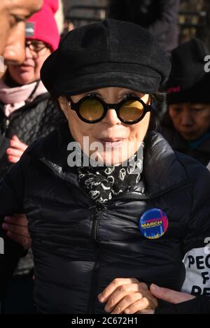 Yoko Ono participe au rassemblement de la Marche des femmes le 20 janvier 2018 à New York. Banque D'Images