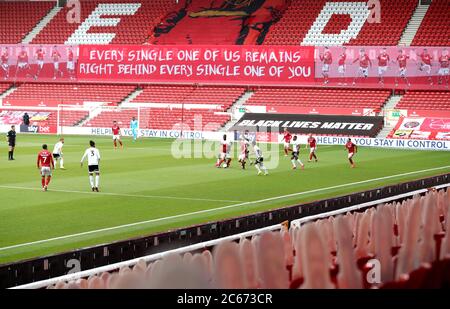 Une vue générale de l'action pendant le match de championnat de pari de ciel au City Ground, Nottingham. Banque D'Images