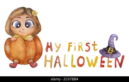 Mon premier Halloween. Illustration mignonne d'un petit enfant assis dans une citrouille. Fille fête la première Halloween. A côté du texte se trouve un sorcdes Banque D'Images