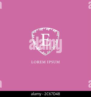 E modèle de logo de la lettre initiale isolé sur fond rose. Illustration argentée de luxe avec écran floral décoratif. Assurance beauté Illustration de Vecteur