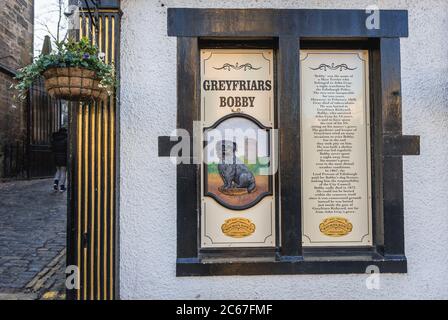 Informations sur le célèbre chien au pub Greyfriars Bobby sur Candlemaker Row à Édimbourg, la capitale de l'Écosse, une partie du Royaume-Uni Banque D'Images