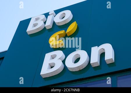 Bordeaux , Aquitaine / France - 07 05 2020 : Bio c 'bon logo signe de l'épicerie biologique de la nourriture Banque D'Images