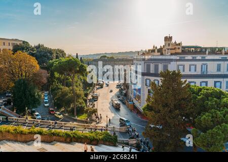 Rome, Italie - octobre 2019 : vue sur la rue du centre historique de Rome, Italie. Destination touristique célèbre. Banque D'Images