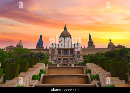 15 juin 2019 - Barcelone, Espagne - le Palau Nacional, ou Palais national, situé sur le Mont Montjuic situé à Barcelone, Espagne. Banque D'Images