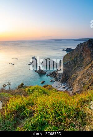 Clear Skies Over the Cliffs - Hope Cove, Devon, Angleterre Banque D'Images