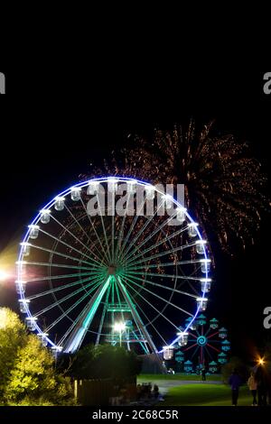 Parc d'attractions, manèges, feux d'artifice, festivités, finale, 4 juillet, Bonfire Night, New Years Eve, BEST, plus grand, grande roue, grande roue Banque D'Images