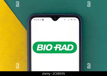 Sur cette photo, le logo Bio-Rad Laboratories affiché sur un smartphone. Banque D'Images