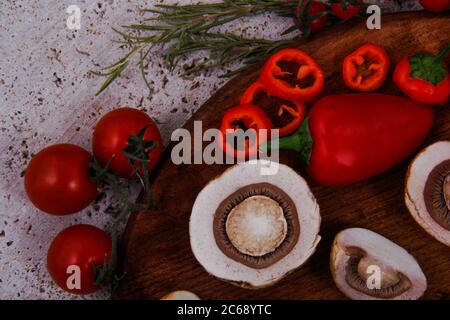 Tomates, haricots et poivrons noirs et paprika. Banque D'Images