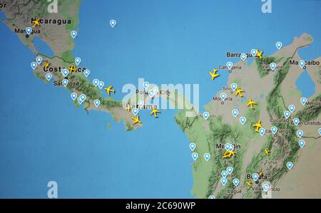 Trafic aérien au-dessus de l'Amérique centrale (07 juillet 2020, UTC 20.42) sur le site Internet de Flightracar 24 par Svenska Resenätverket AB, période du virus Covid 19 Banque D'Images