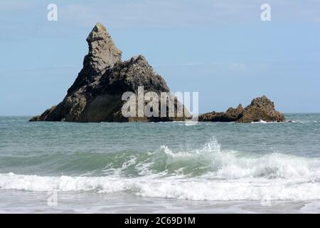 Church Rock Broad Haven South rock formation Broad Haven South Pembrokeshire Coast National Park Wales UK Banque D'Images