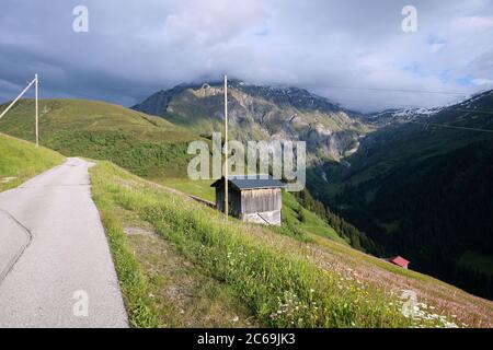 Passez la route Innerglas, Glaspass, Beverin nature Park, Canton des Grisons, Suisse. Banque D'Images