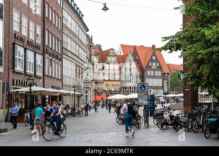 Brême, Allemagne - 5 août 2019 : place du marché antique au centre de la ville hanséatique Banque D'Images