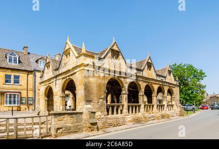 Le 17ème siècle (construit en 1627) Grade I classé Market Hall dans le centre-ville de Chipping Campden, une petite ville de marché dans les Cotswolds de Gloucestershire Banque D'Images