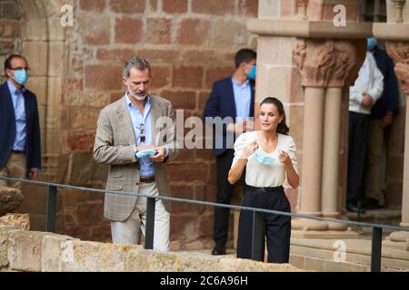 Jaca, Aragon, Espagne. 8 juillet 2020. Le roi Felipe VI d'Espagne, la reine Letizia d'Espagne visite le monastère de San Juan de la Pena le 8 juillet 2020 à Jaca, Espagne crédit: Jack Abuin/ZUMA Wire/Alay Live News Banque D'Images