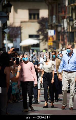 Jaca, Aragon, Espagne. 8 juillet 2020. La reine Letizia d'Espagne visite la vieille ville et la cathédrale San Pedro de Jaca le 8 juillet 2020 à Jaca, Espagne crédit: Jack Abuin/ZUMA Wire/Alay Live News Banque D'Images