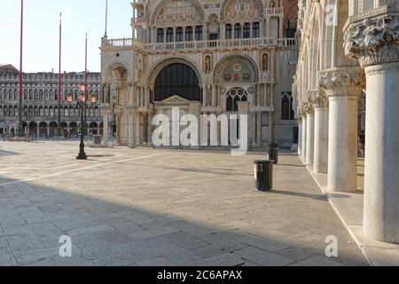 Veneig, Markusplatz, Krise der Tourismusindustrie wegen der CoVid-19 Maßnahmen // Venise, Piazza San Marco, crise touristique due à la CoVid-19 Measur Banque D'Images