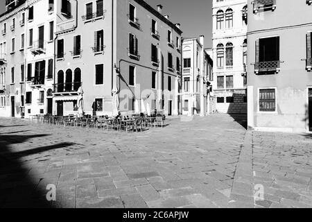 Venetig, Campo Santo Stefano, Krise der Tourismusindustrie wegen der CoVid-19 Maßnahmen // Venise, Campo Santo Stefano, crise touristique due au Covi Banque D'Images