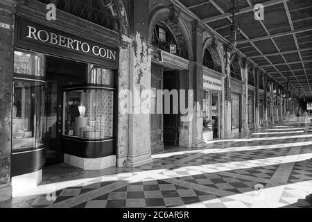 Veneig, Markusplatz, Krise der Tourismusindustrie wegen der CoVid-19 Maßnahmen // Venise, Piazza San Marco, crise touristique due à la CoVid-19 Measur Banque D'Images