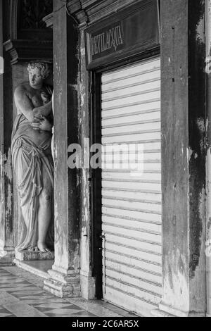 Veneig, Markusplatz, Krise der Tourismusindustrie wegen der CoVid-19 Maßnahmen // Venise, Piazza San Marco, crise touristique due à la CoVid-19 Measur Banque D'Images