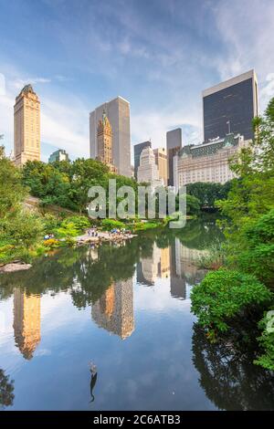 New York, New York, États-Unis Central Park South Skyline depuis Central Park Banque D'Images