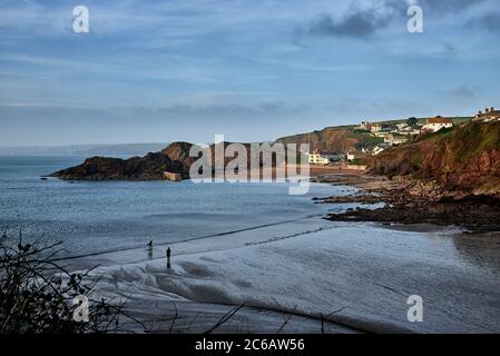 La plage du village de bord de mer de Hope Cove à Devon, Royaume-Uni Banque D'Images