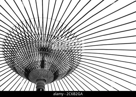 Structure d'un parapluie de papier traditionnel japonais - photographie minimaliste Banque D'Images