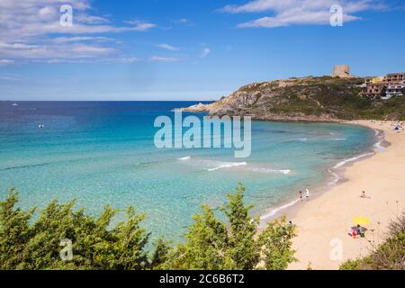 Plage de Rena Bianca et tour de Longosardo, Santa Teresa Gallura, Sardaigne, Italie, Méditerranée, Europe Banque D'Images