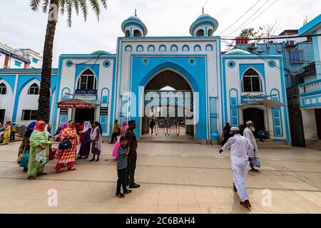 Entrée à la mosquée et tombeau de Hazrat Shah Jalal, Sylhet, Bangladesh, Asie Banque D'Images