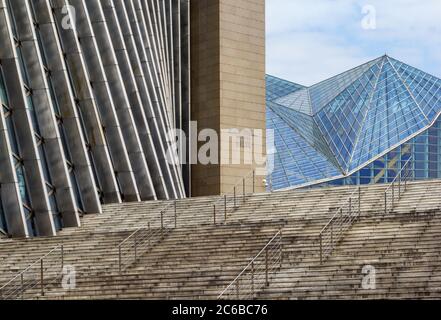 Shenzhen, Chine - novembre 24 2018 : la structure extérieure de la salle de musique et de bibliothèque de la ville de Shenzhen. C'est une architecture moderne à la pointe Banque D'Images