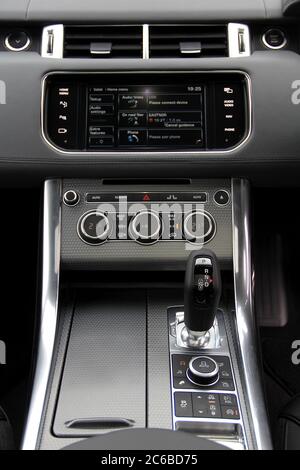 intérieur de voiture moderne, intérieur de voiture moderne en studio, détails de cockpit Banque D'Images