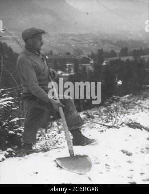 Construction du toboggan olympique dans Garmisch Heinrich Hoffmann photographies 1934 photographe officiel d'Adolf Hitler, et un politicien et éditeur nazi, qui était membre du cercle intime d'Hitler. Banque D'Images