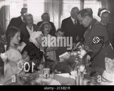 Portrait de groupe Heinrich Hoffmann photographies 1934 photographe officiel d'Adolf Hitler, et un politicien et éditeur nazi, qui était membre du cercle intime d'Hitler. Banque D'Images