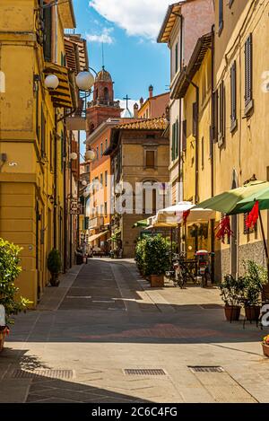 Castiglione del Lago, Ombrie, Italie, un magnifique village médiéval sur les rives du lac Trasimeno, autrefois la capitale d'un important marquisat Banque D'Images