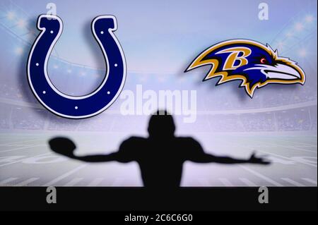 Indianapolis Colts contre Baltimore Ravens. Match NFL. Match de la Ligue américaine de football. Silhouette de joueur professionnel pour une touche de touche. Écran dans b Banque D'Images