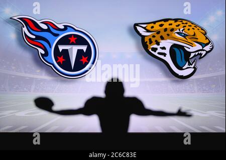 Tennessee Titans contre Jacksonville Jaguars. Match NFL. Match de la Ligue américaine de football. Silhouette de joueur professionnel pour une touche de touche. Entrée de l'écran Banque D'Images