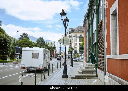 Lourdes, France - 18 juin 2018 : caravane sur la rue de la ville Banque D'Images