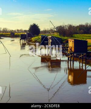 La barre-de-Monts, département de Vendée, pays de la Loire, France. Cabanes de pêche sur la rivière la Taillee. Banque D'Images