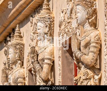 Détail de la ho trai (bibliothèque) de Wat Phra Singh à Chiang Mai Banque D'Images