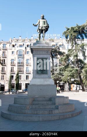 Miguel de Cervantes Saavedra's statue devant le Congrès des députés espagnol à Madrid, Espagne Banque D'Images