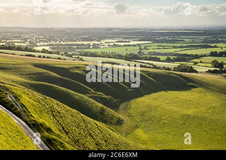 The Manger and Vale of White Horse vue de White Horse Hill, Uffington, Oxfordshire, Angleterre, Royaume-Uni, Europe Banque D'Images